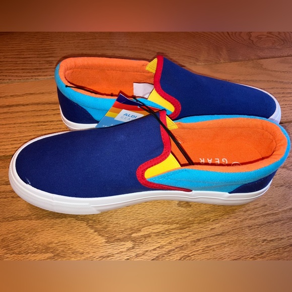 Canvas Slip-Ons ALDI Gear - Picture 13 of 16